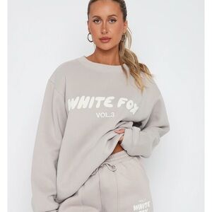 WHITE FOX VOLUME 3 OFF STAGE SWEATER COLOR MOON IN SIZE XS/S